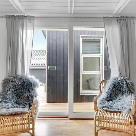In Bjert With Kitchen Holiday home Binderup Strand