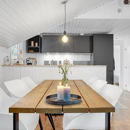 In Bjert With Kitchen Holiday home *