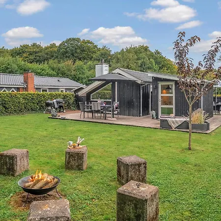 Vakantiehuis 3 Bedroom Awesome In Bjert *