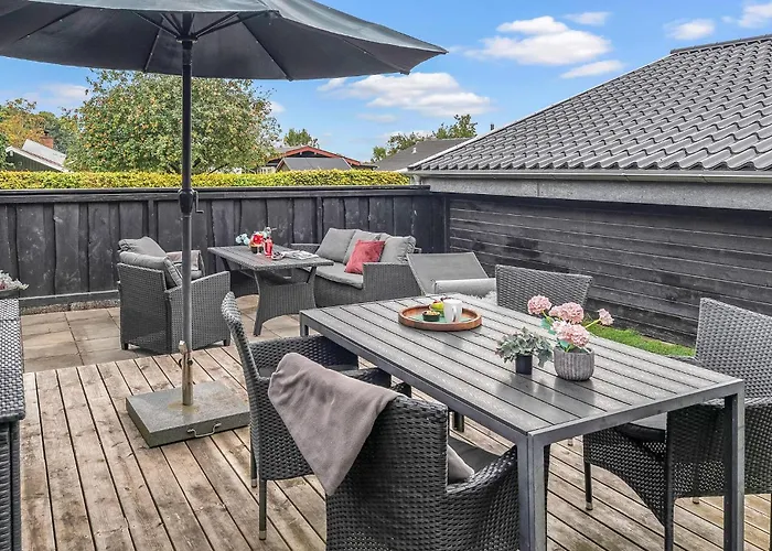 3 Bedroom Awesome In Bjert *