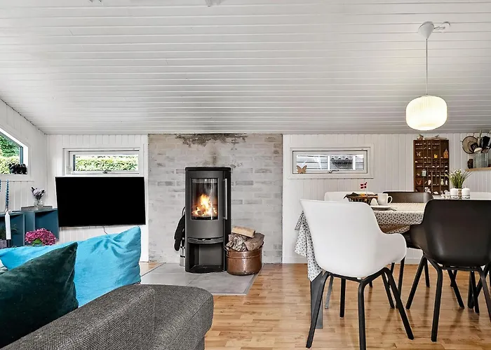 3 Bedroom Awesome In Bjert *