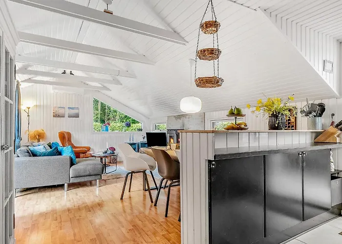 3 Bedroom Awesome In Bjert Dom wakacyjny